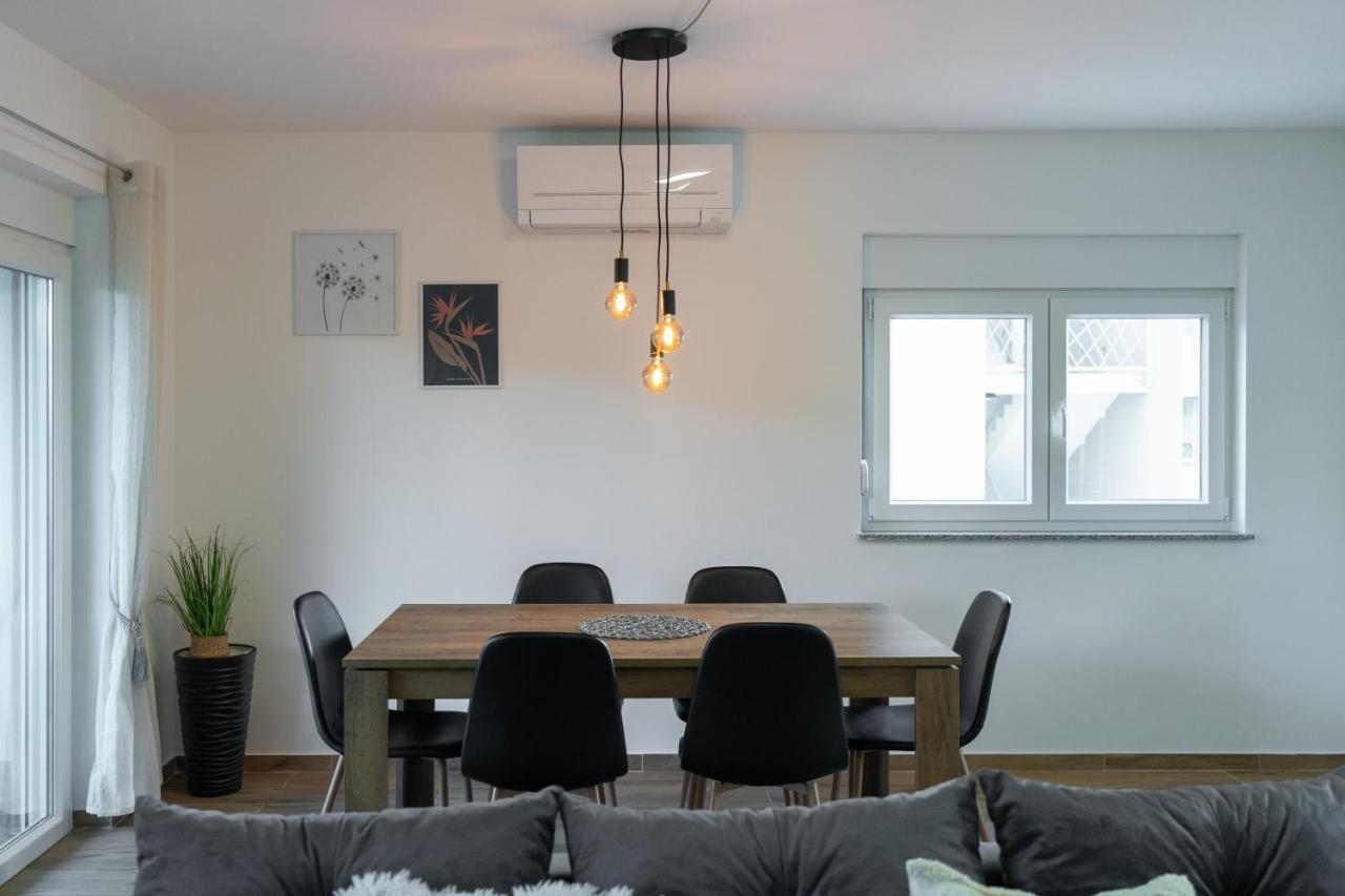 Apartment Number One Vir