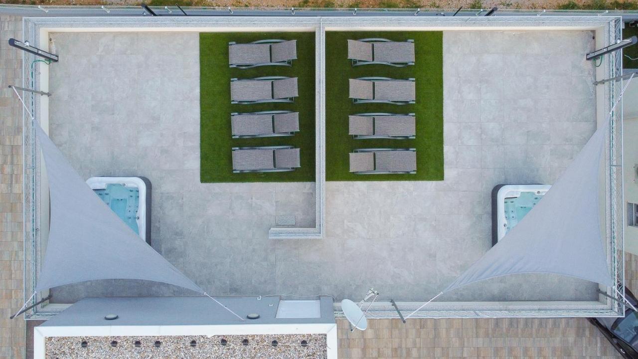 Number One Apartment *